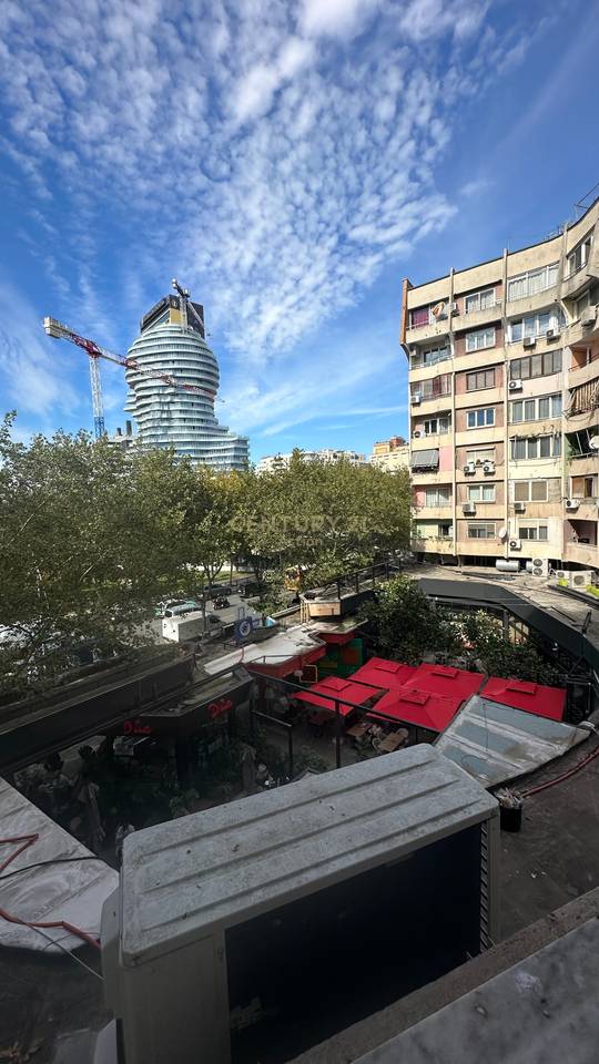 Office apartment for rent in Toptani!