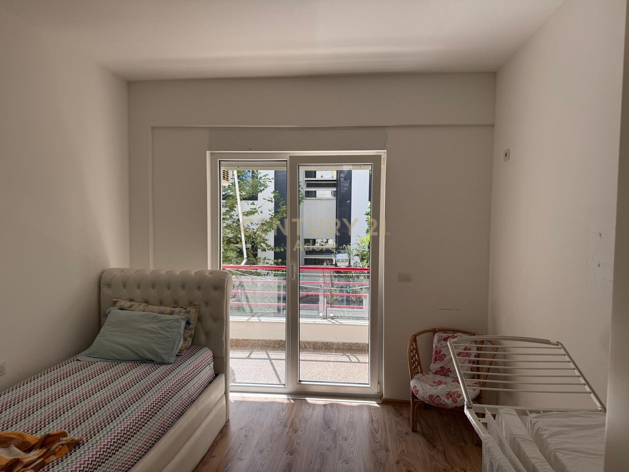 FOR RENT APARTMENT 2+1+2 PARKING SPOTS, NEAR THE DRY LAKE