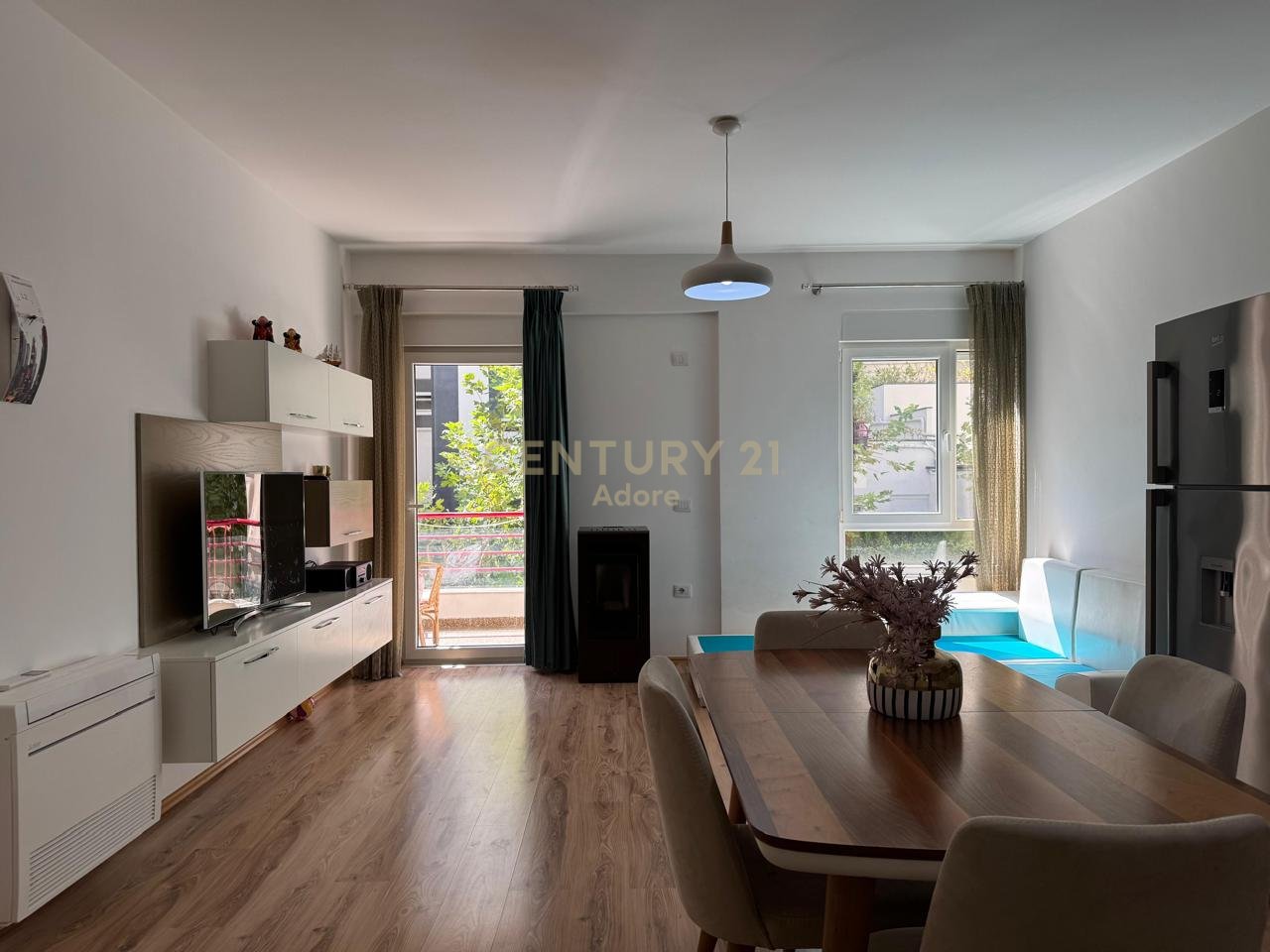 FOR RENT APARTMENT 2+1+2 PARKING SPOTS, NEAR THE DRY LAKE