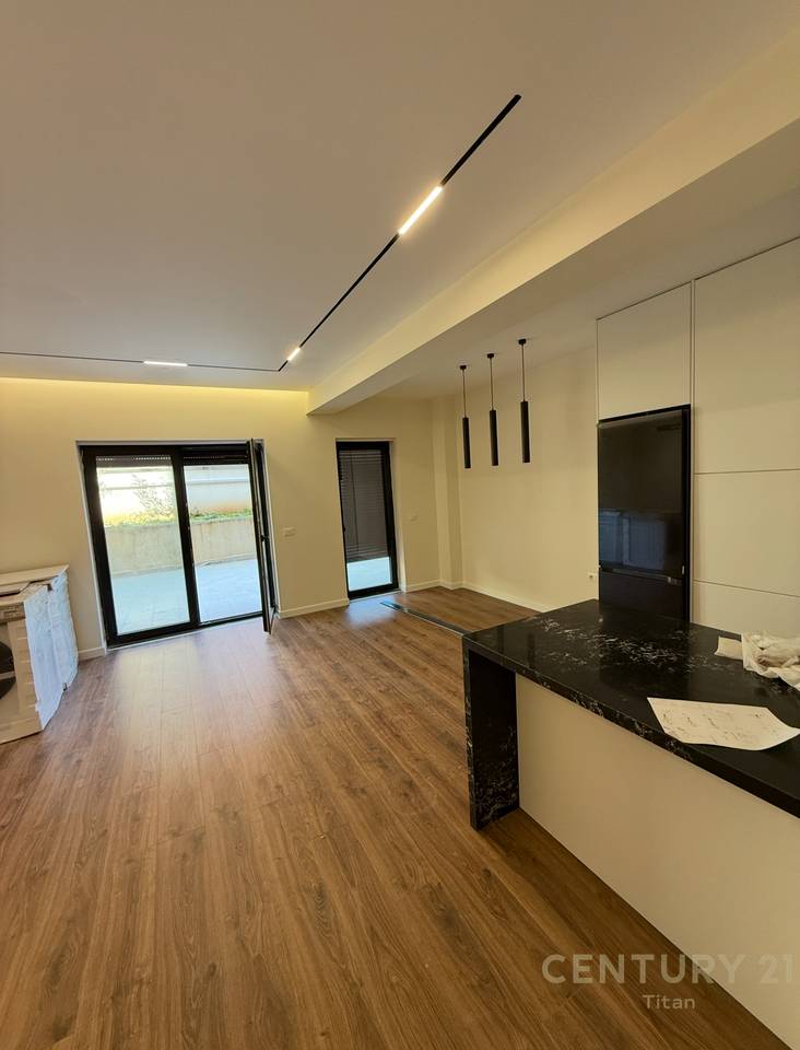 3+1+2 Apartment + Large Veranda at the Extension of Kodra e Diellit 2