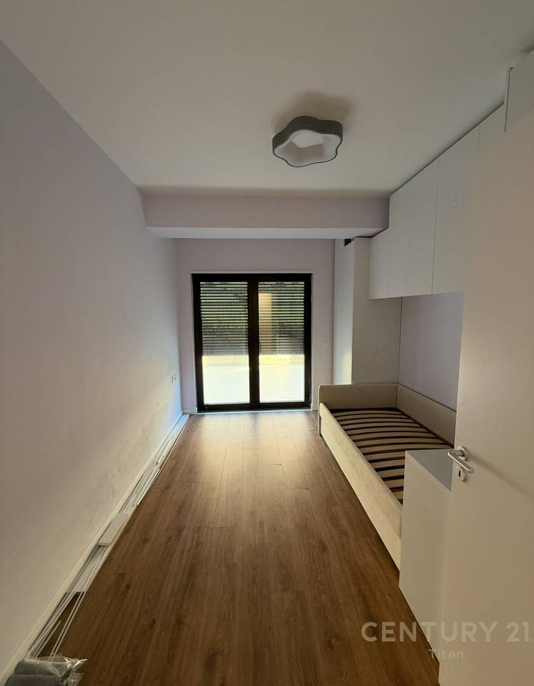 3+1+2 Apartment + Large Veranda at the Extension of Kodra e Diellit 2