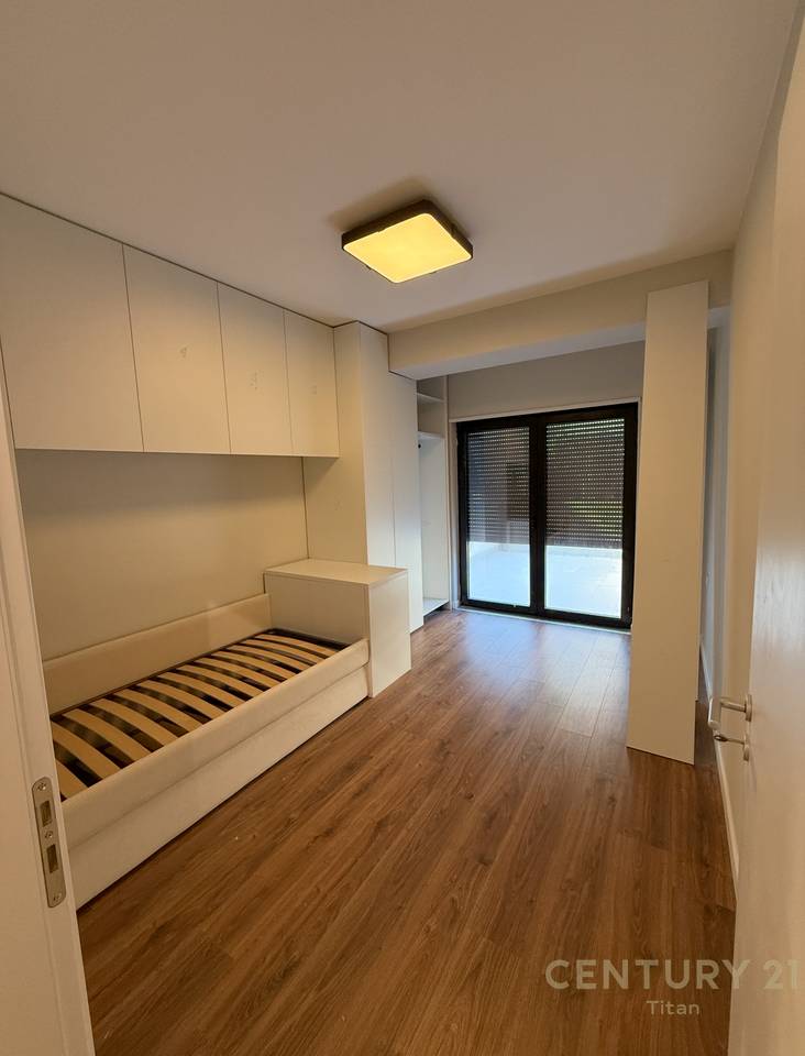 3+1+2 Apartment + Large Veranda at the Extension of Kodra e Diellit 2