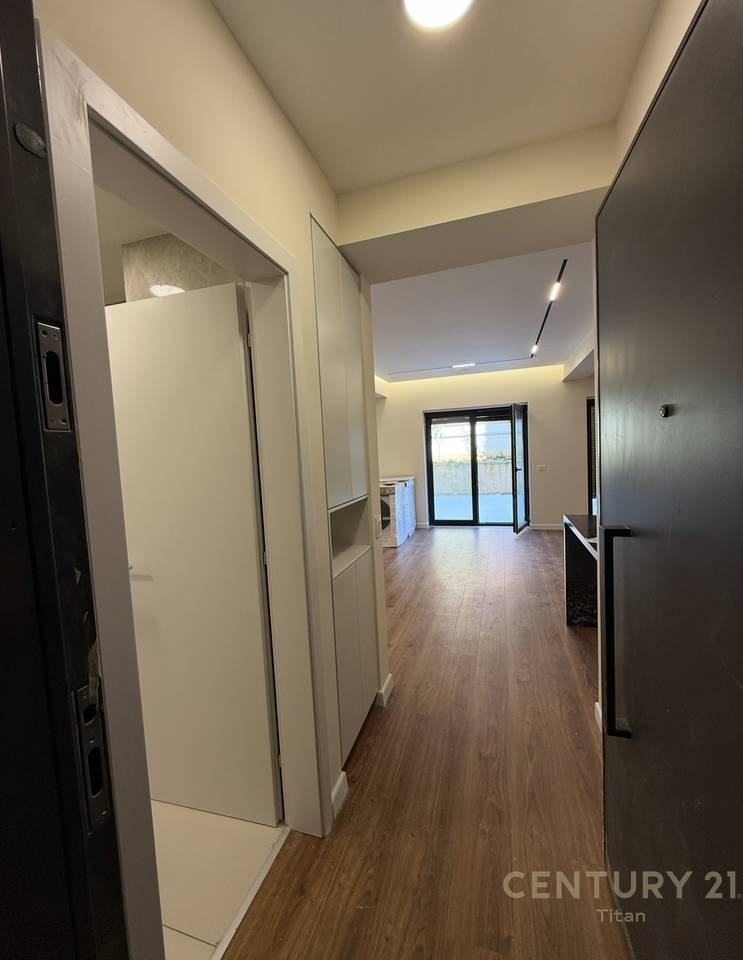 3+1+2 Apartment + Large Veranda at the Extension of Kodra e Diellit 2