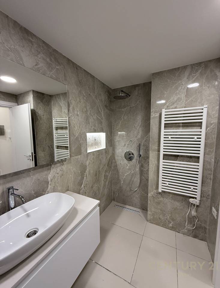 3+1+2 Apartment + Large Veranda at the Extension of Kodra e Diellit 2