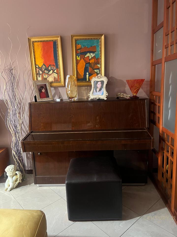 Apartament 2+1+2 per qera tek Komuna e Parisit!