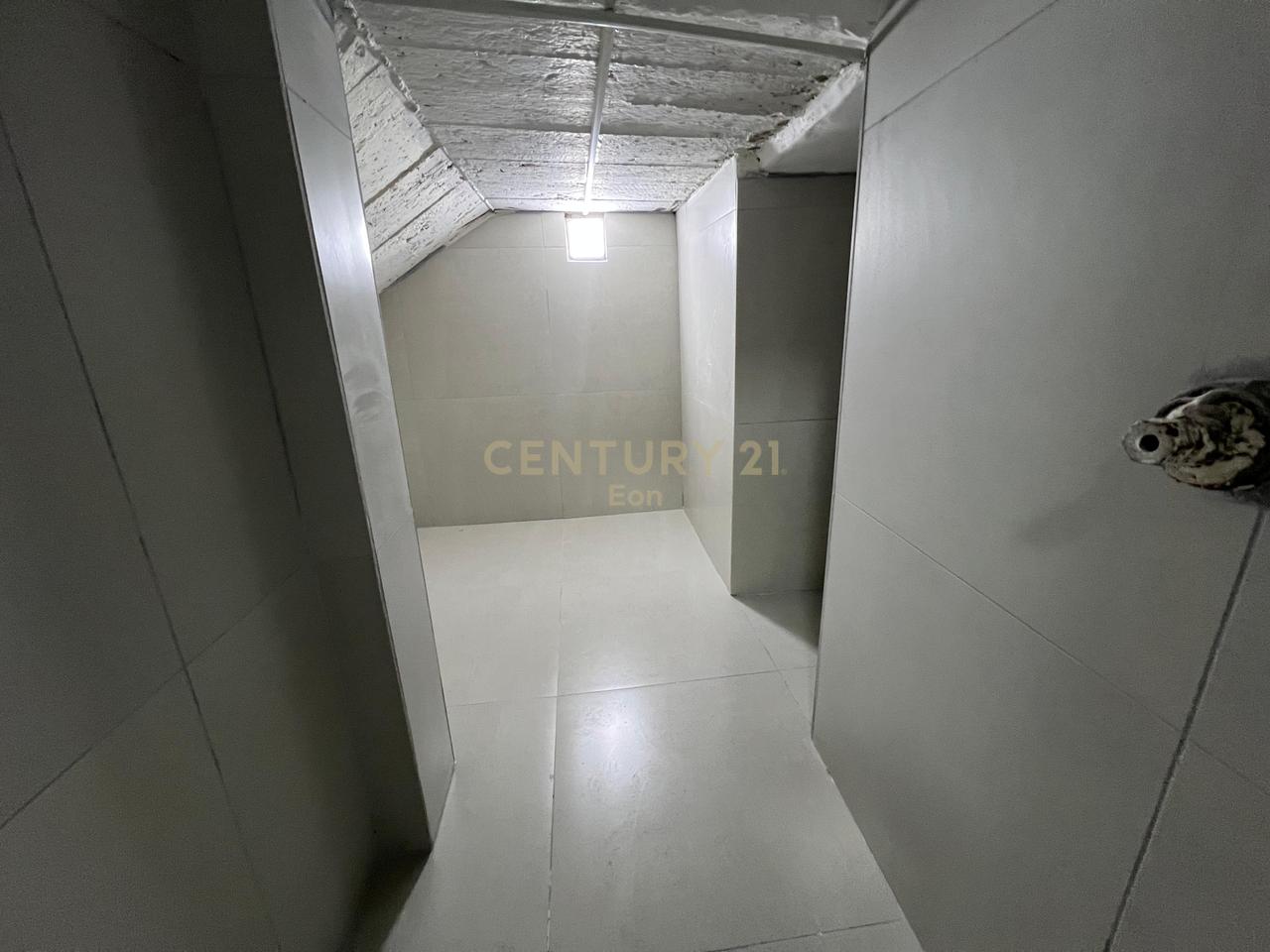 Ambient Me Qira në Durrës !