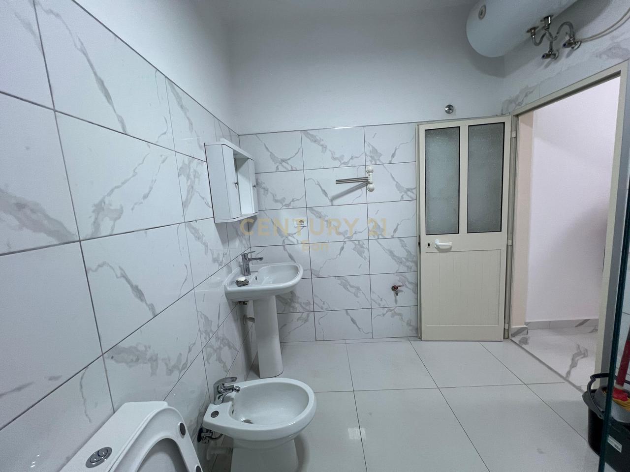 Ambient Me Qira në Durrës !