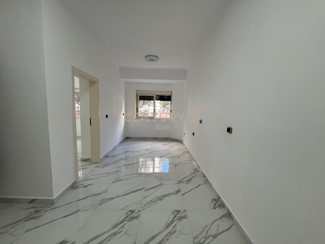 Ambient Me Qira në Durrës !