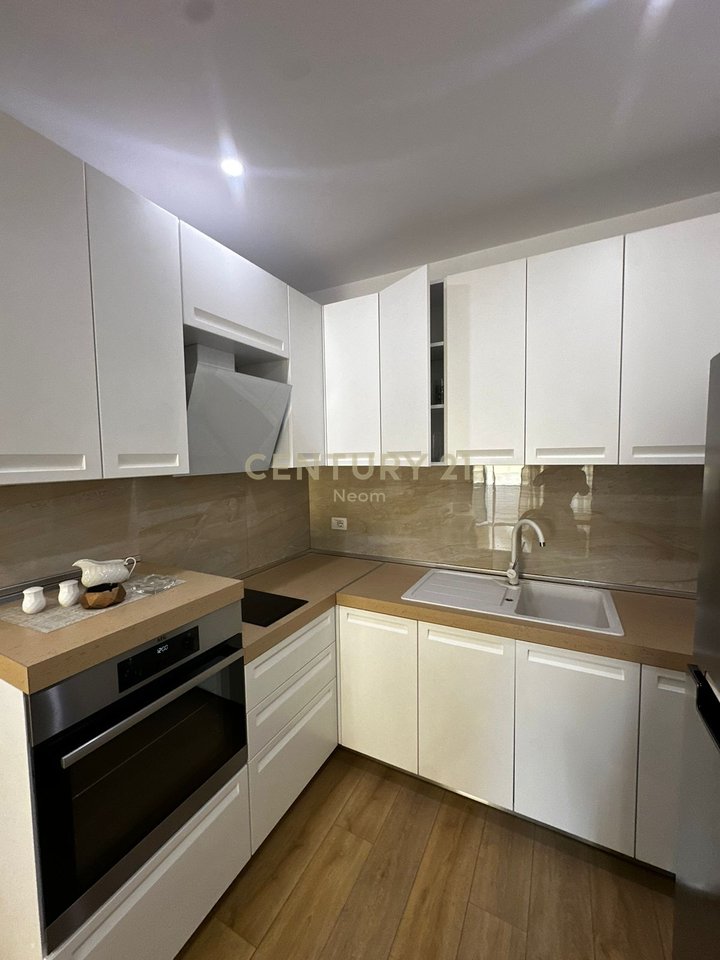 Appartamento di lusso in affitto 2+1+2+2 posti auto – vicino all'Hotel Radisson, Liqeni i Thatë