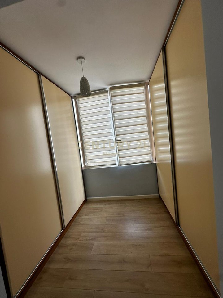 Appartamento di lusso in affitto 2+1+2+2 posti auto – vicino all'Hotel Radisson, Liqeni i Thatë