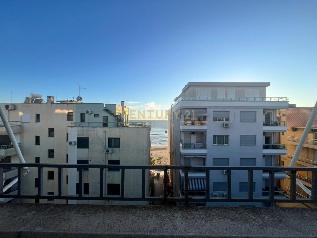 APARTAMENT 1+1 ME QIRA, PLAZH DURRES!