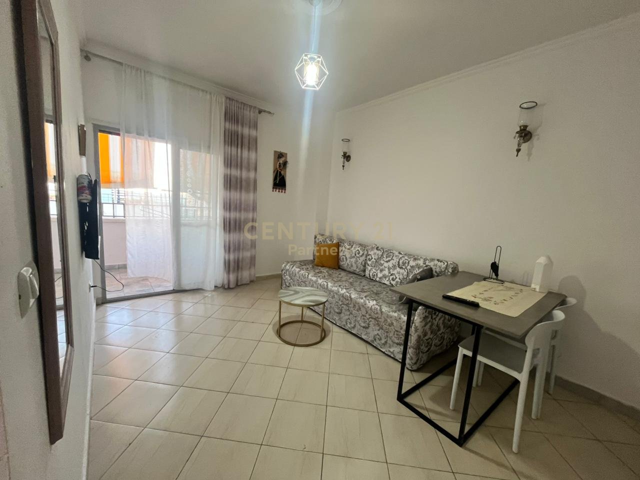APARTAMENT 1+1 ME QIRA, PLAZH DURRES!