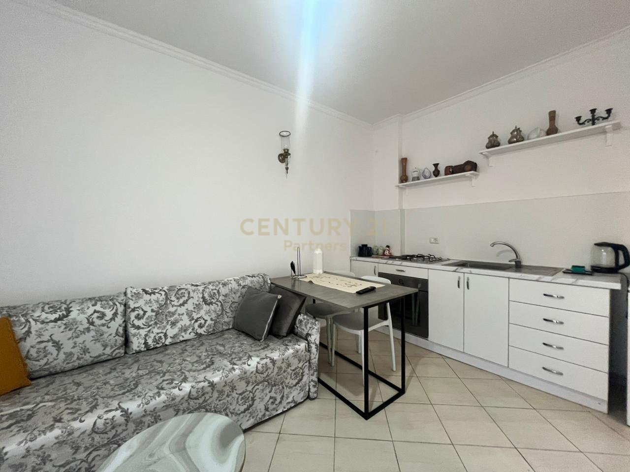 APARTAMENT 1+1 ME QIRA, PLAZH DURRES!