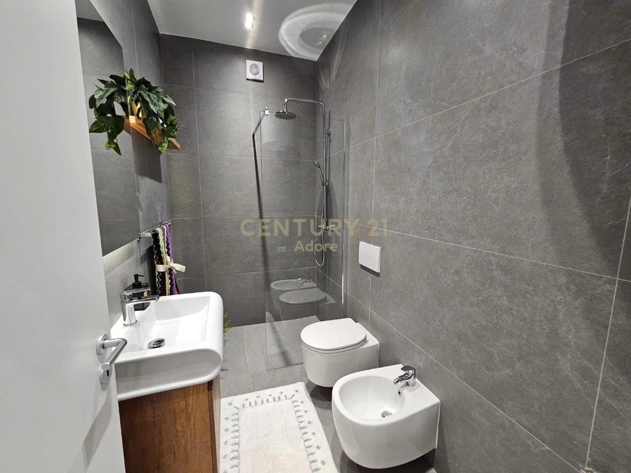 SHESIM  APARTAMENT 1+1 NE VASIL SHANTO !