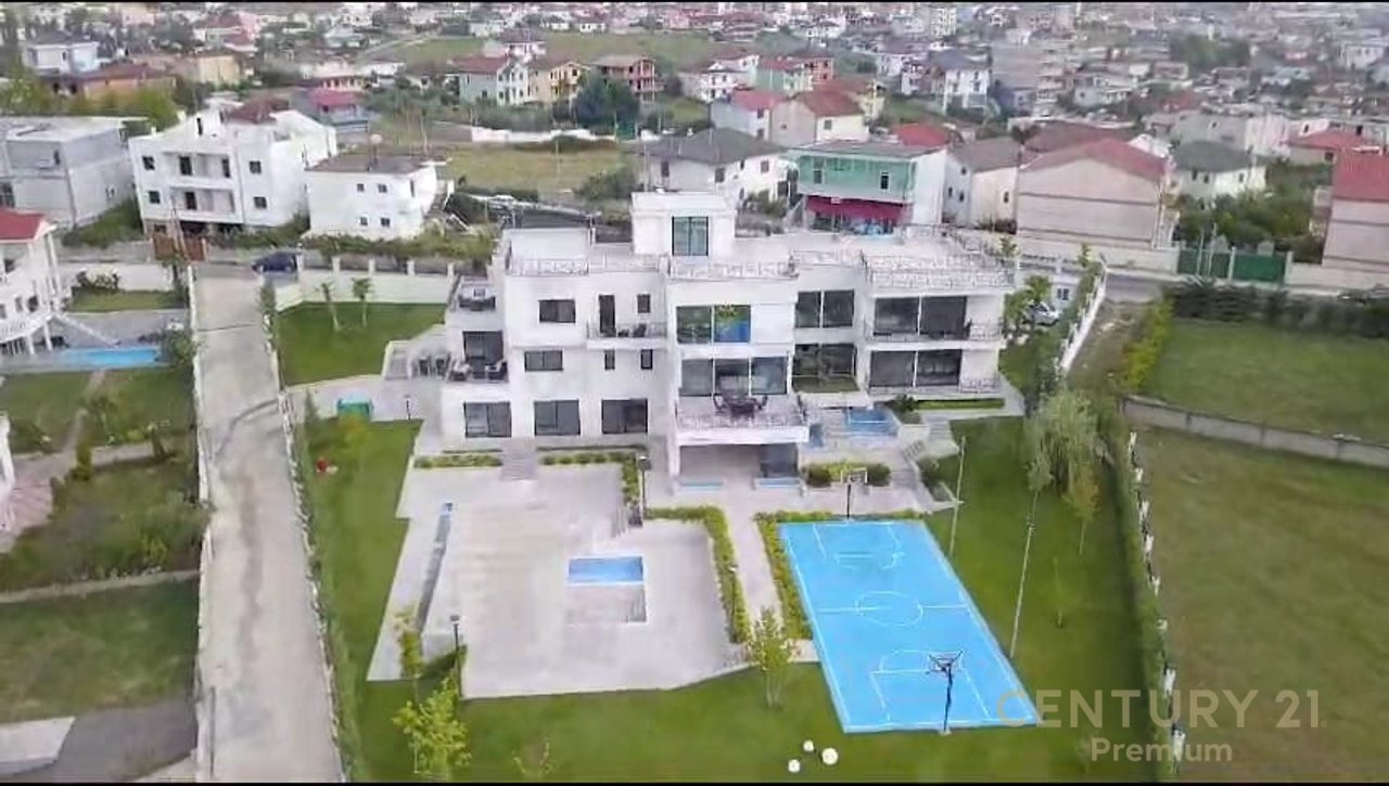 Villa di lusso su 3 piani, Lago Paskuqan!!