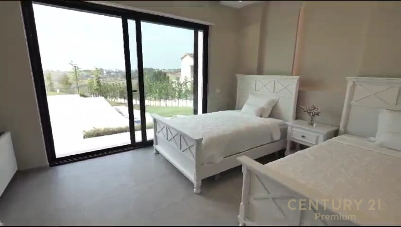 Villa di lusso su 3 piani, Lago Paskuqan!!