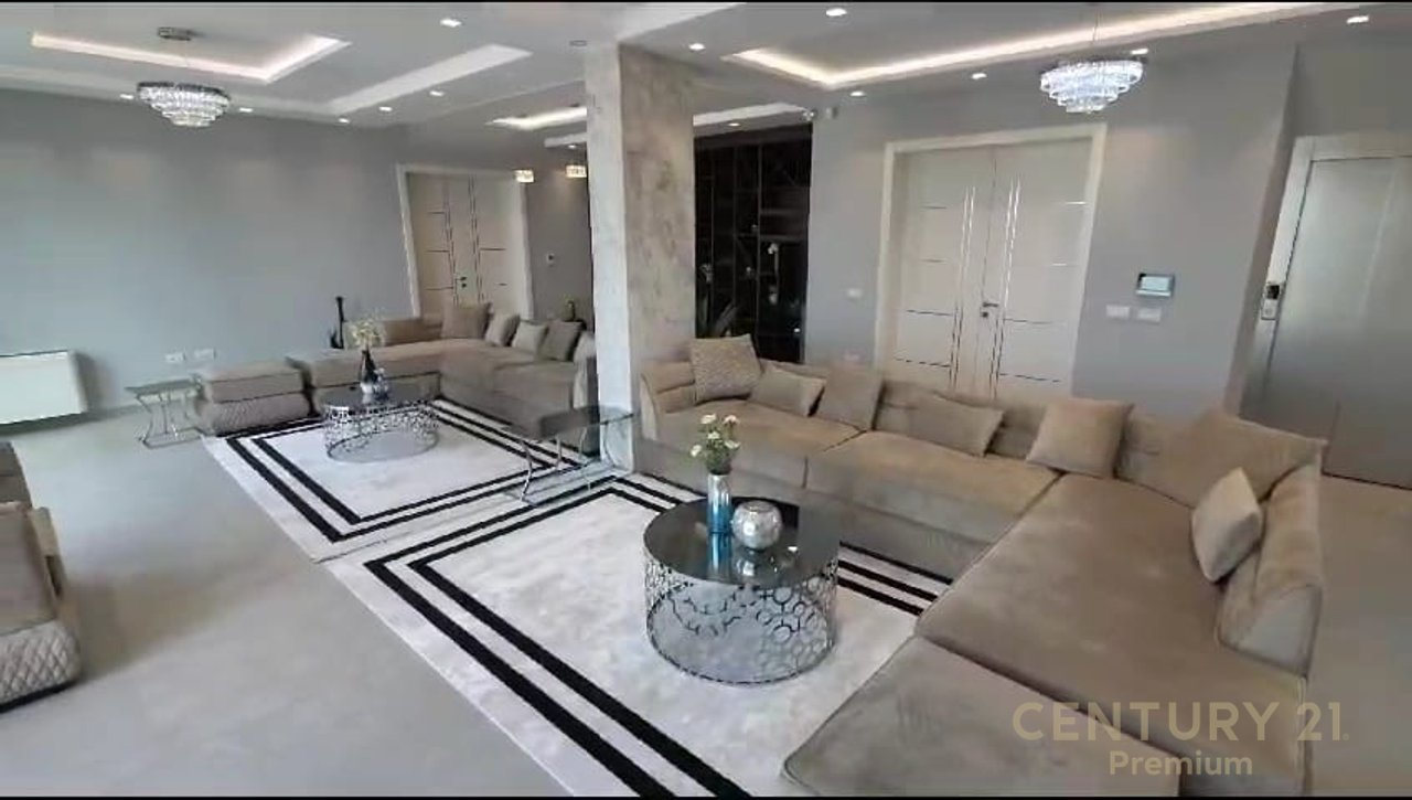 Villa di lusso su 3 piani, Lago Paskuqan!!