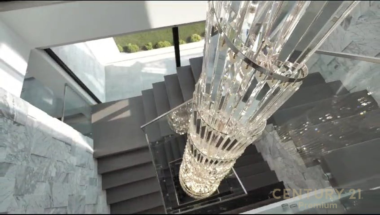 Villa di lusso su 3 piani, Lago Paskuqan!!