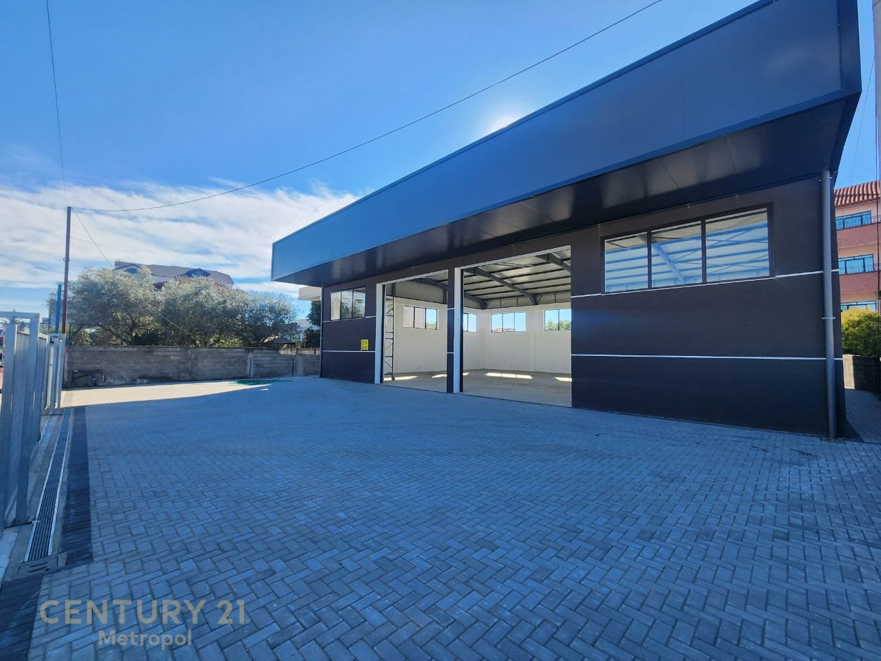 Kapanon me qira me siperfaqe 300 m2 Xhafzotaj!