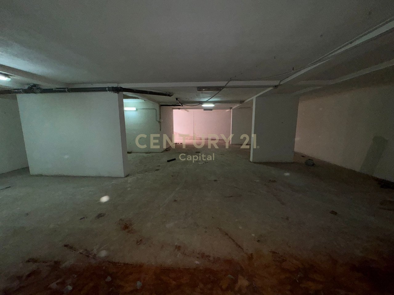 Multifunctional space for sale in Çajupi