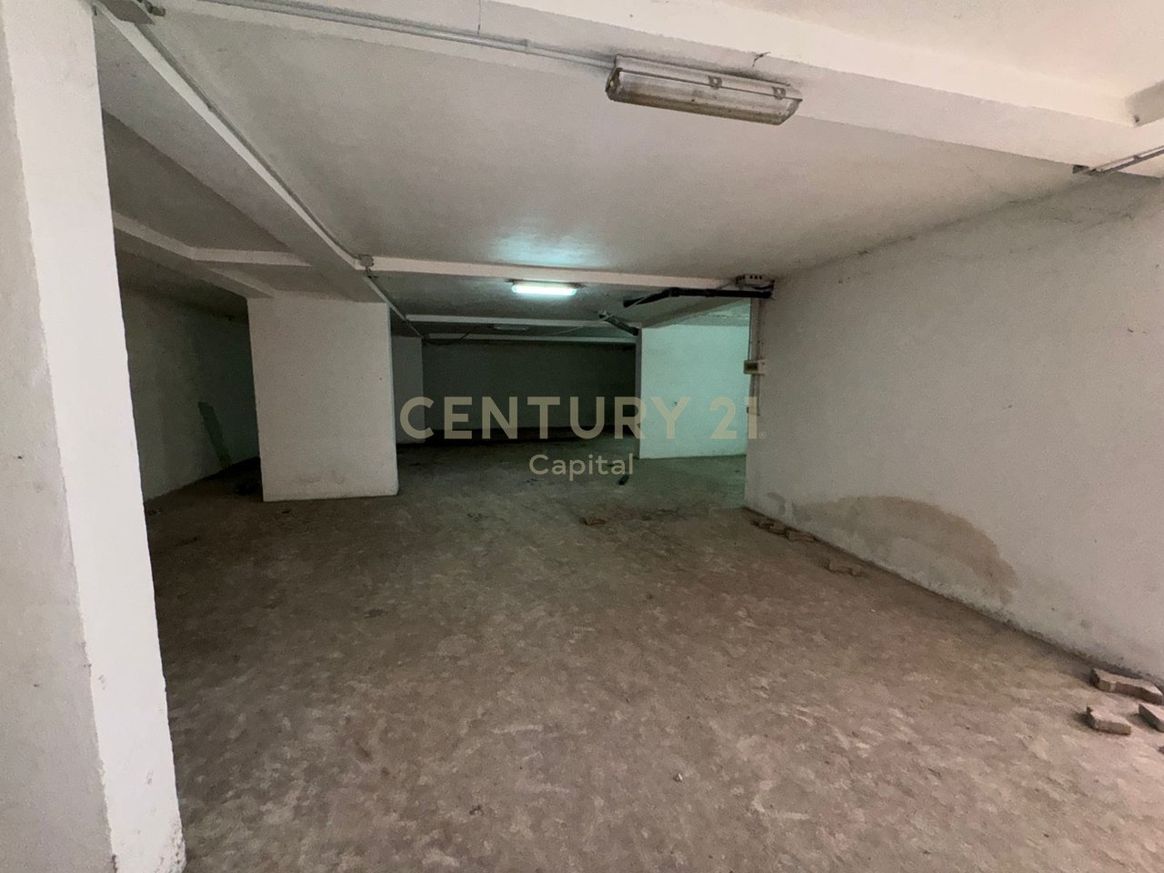 Multifunctional space for sale in Çajupi