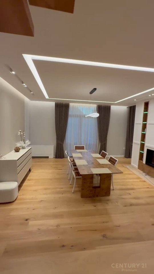 JEPET ME QERA VILË 2-KATËSHE ME PISHINË!