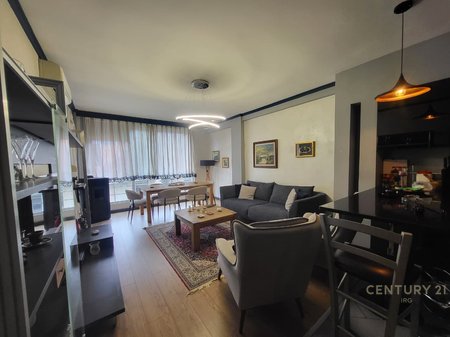 Apartament 2+1+2 në zemër të Tiranës!
📍 Ura e Tabakëve – Toptani Center