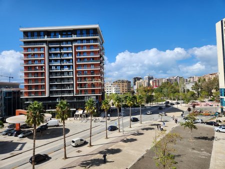 Apartament 2+1 me Qira në Hyrje të Lungomare 1