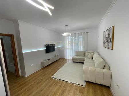 Jepet per shitje apartament 1+1 në Astir!
