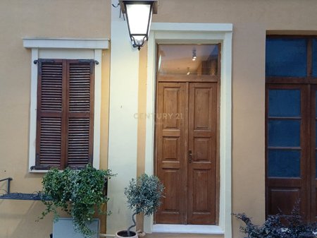 JEPET ME QIRA – VILË UNIKE NË ZONËN HISTORIKE “MURADIE”, VLORE!!