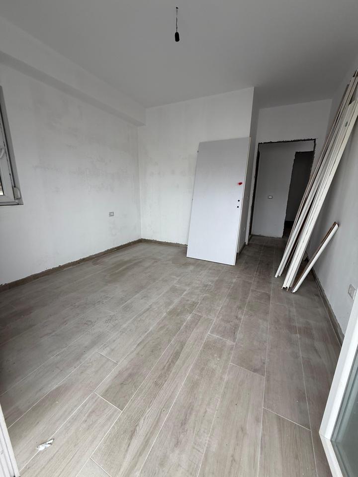 SHITET APARTAMENT 2+1 NE KUNE (SHENGJIN) VIJA E PARE ME PAMJE DETI!