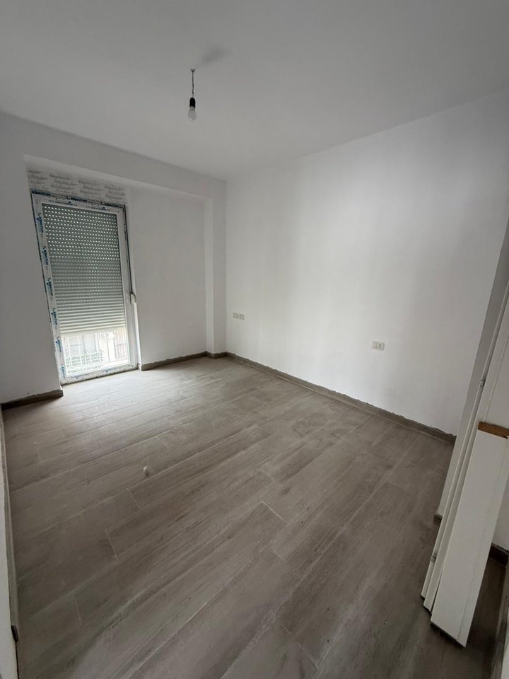 SHITET APARTAMENT 2+1 NE KUNE (SHENGJIN) VIJA E PARE ME PAMJE DETI!