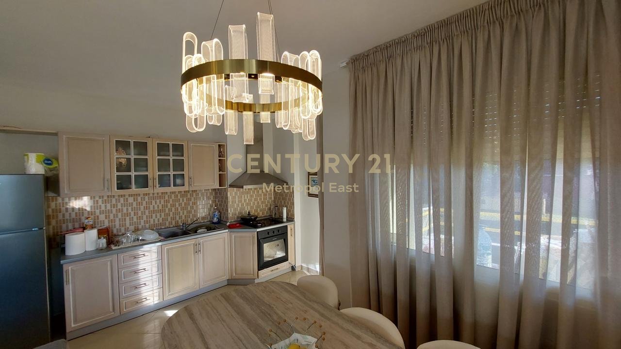 SHITET APARTAMENT 2+1 PREMIUM - Tek mali i robit