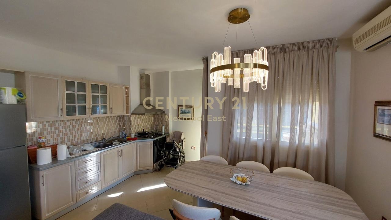 SHITET APARTAMENT 2+1 PREMIUM - Tek mali i robit