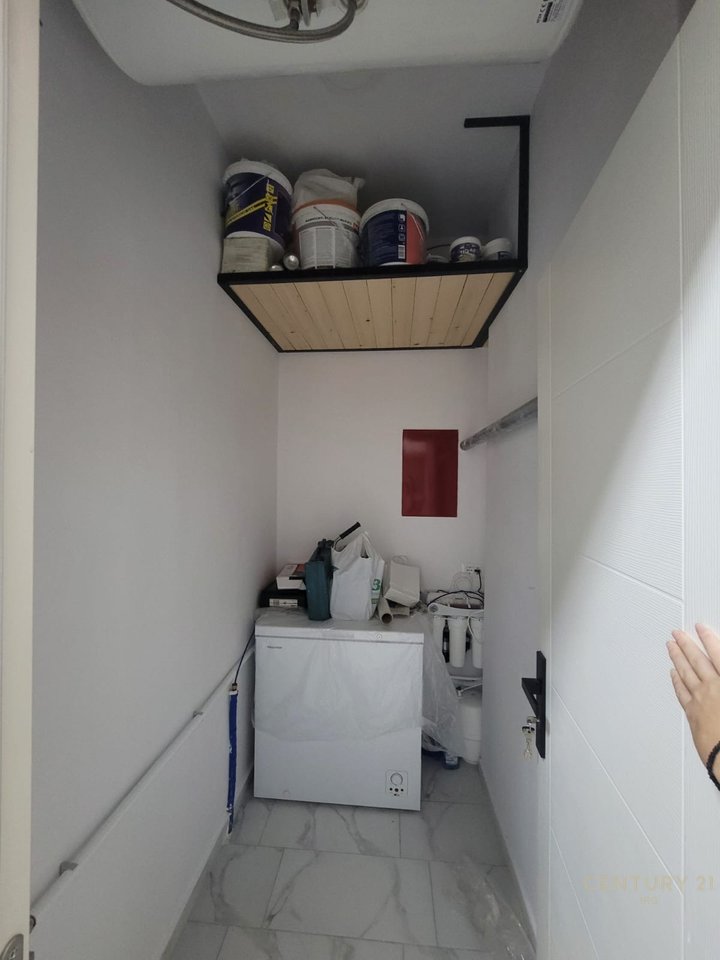IN VENDITA APPARTAMENTO 2+1+2 CON POSTO AUTO VICINO A KODRA E DIELLIT!