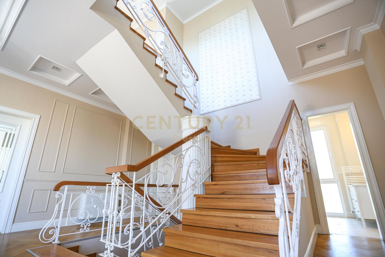 VILE LUKSOZE ME QIRA, LIQENI I THATE, TIRANE!