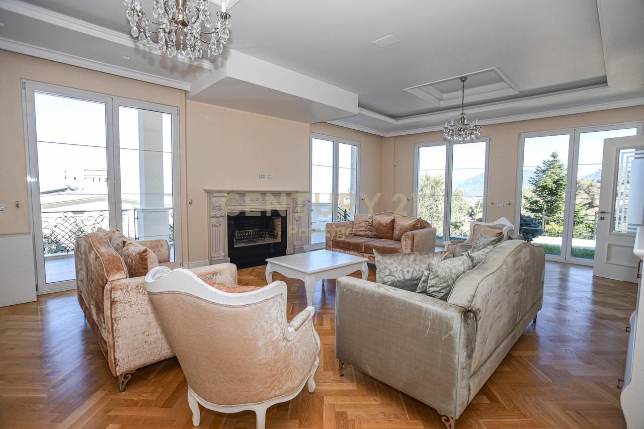 VILE LUKSOZE ME QIRA, LIQENI I THATE, TIRANE!