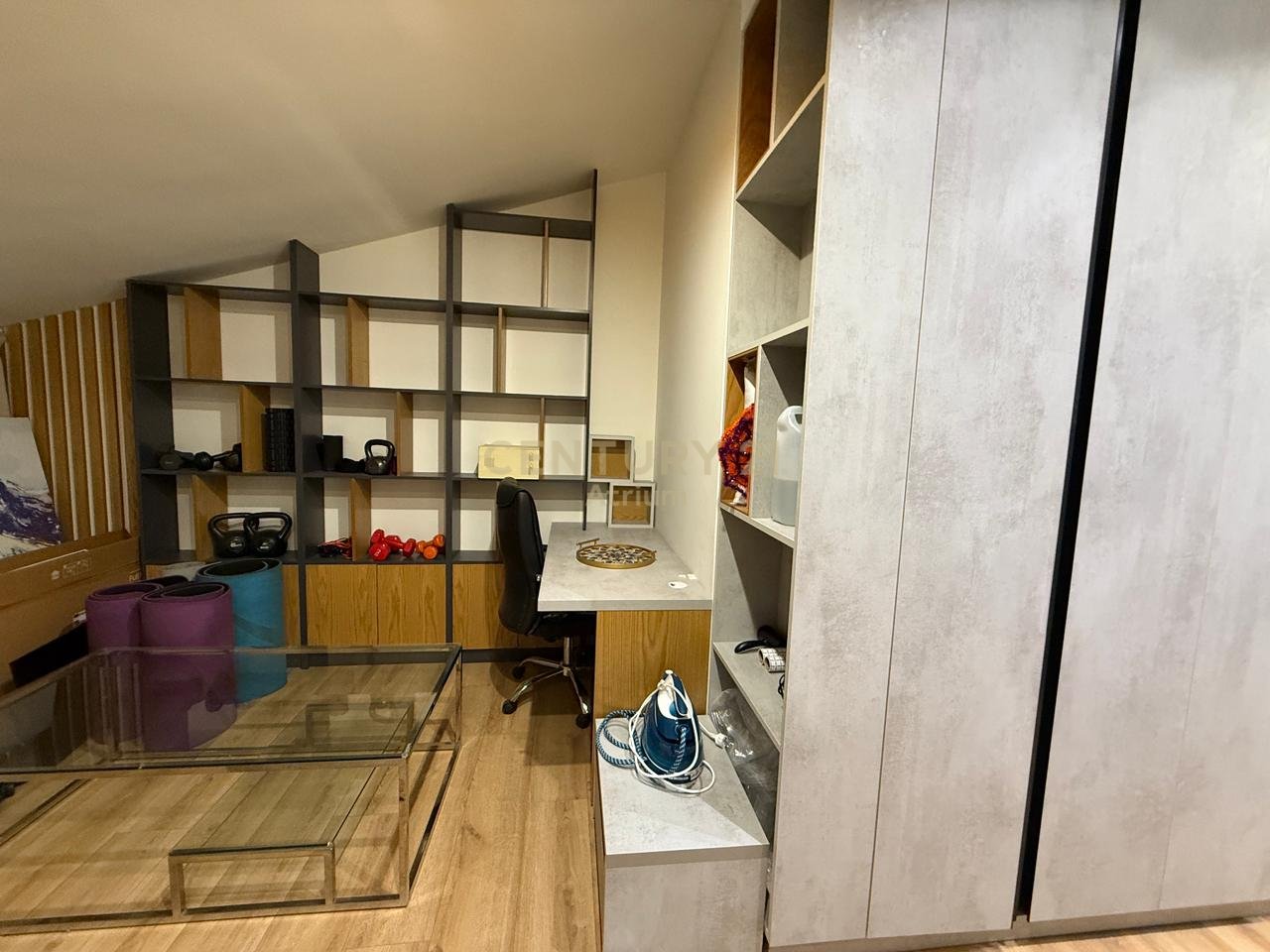 JEPET ME QIRA APARTAMENT 3+1+2+VERANDE+3 POSTE PARKIMI !