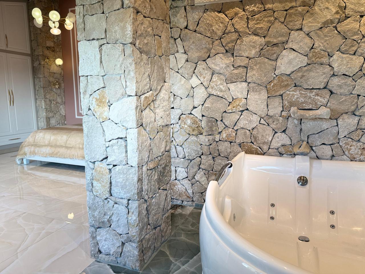 ELITE VILLA FOR SALE IN LINZ – DAJT!