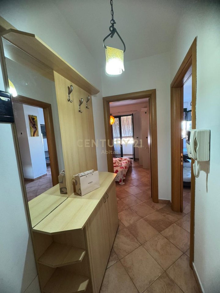 Japim me qira apartament 1+1 tek Rruga e Bogdaneve