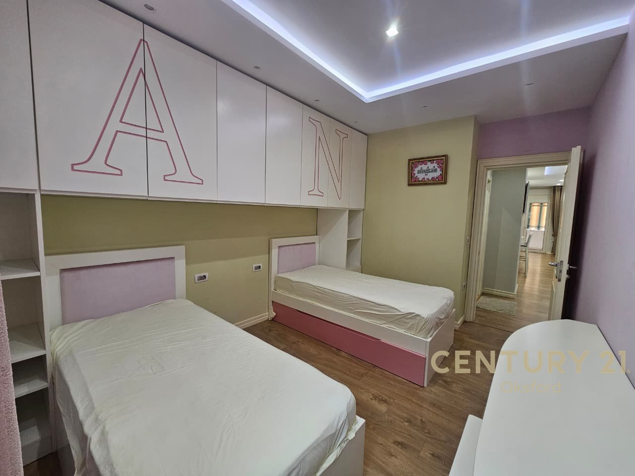 APARTAMENT 2+1 PER SHITJE TEK FRESKU (INSTITUTI FIZIKES BERTHAMORE) !