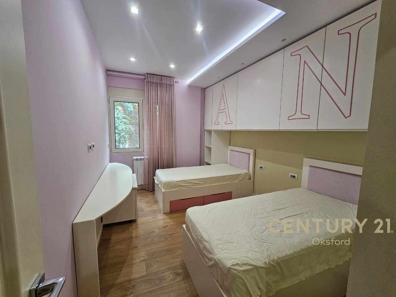 APARTAMENT 2+1 PER SHITJE TEK FRESKU (INSTITUTI FIZIKES BERTHAMORE) !