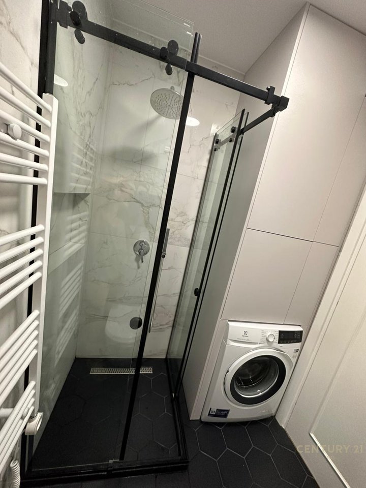 Apartament 3+1+Post Parkimi ne rrugen Jordan Misja!