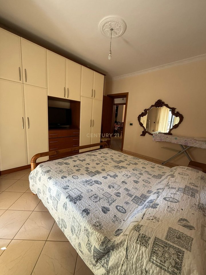 JEPET ME QIRA APARTAMENT 2+1 +2 ,VIJA E DYTE LUNGOMARE ,PRAN KARBURANT "RIRA "