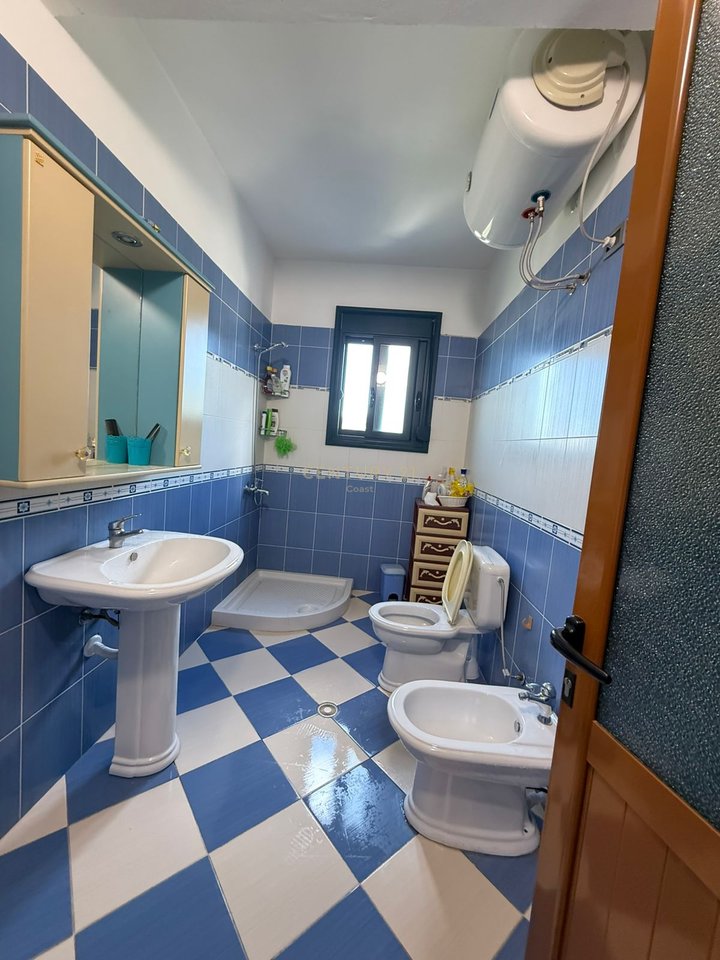 JEPET ME QIRA APARTAMENT 2+1 +2 ,VIJA E DYTE LUNGOMARE ,PRAN KARBURANT "RIRA "