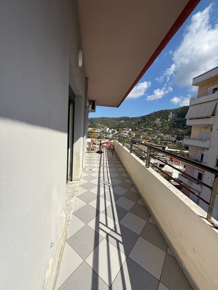 JEPET ME QIRA APARTAMENT 2+1 +2 ,VIJA E DYTE LUNGOMARE ,PRAN KARBURANT "RIRA "