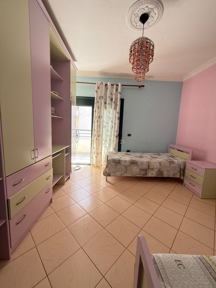 JEPET ME QIRA APARTAMENT 2+1 +2 ,VIJA E DYTE LUNGOMARE ,PRAN KARBURANT "RIRA "