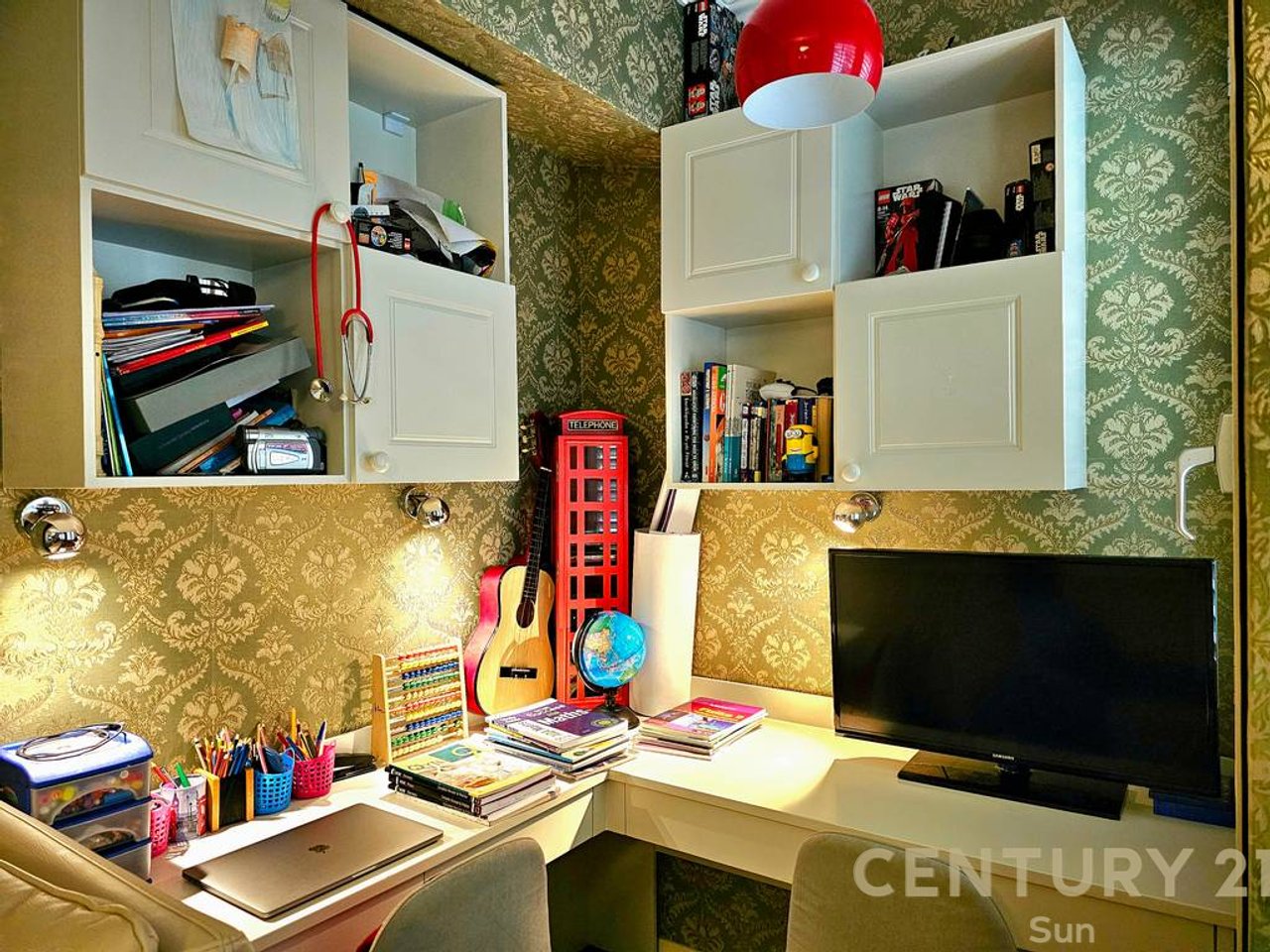 PENTHOUSE FOR SALE NEAR THE DRY LAKE.