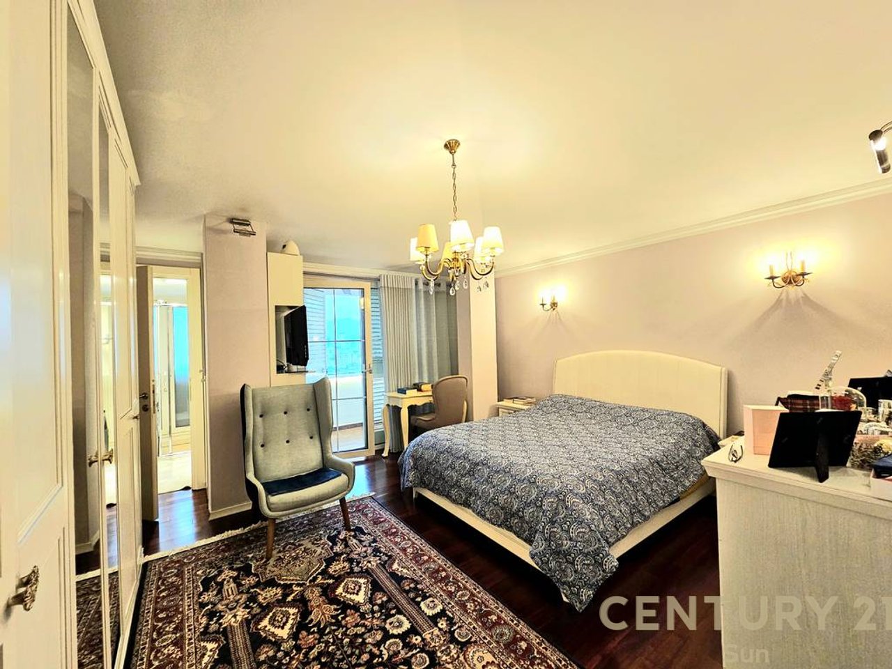 PENTHOUSE FOR SALE NEAR THE DRY LAKE.