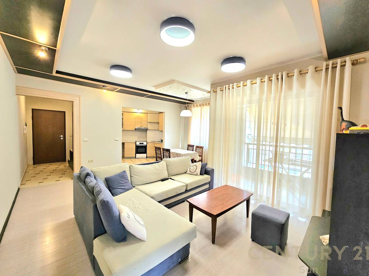 APARTAMENT 2+1 PER QIRA NE UNAZEN E RE